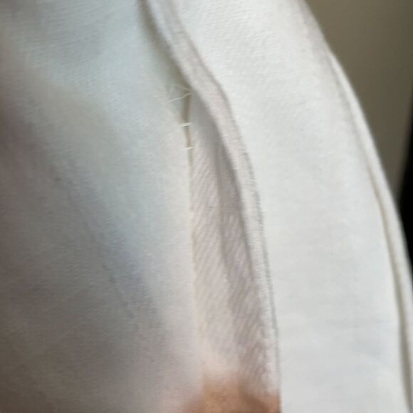 New white linen belted cuffed shorts - Picture 4 of 11